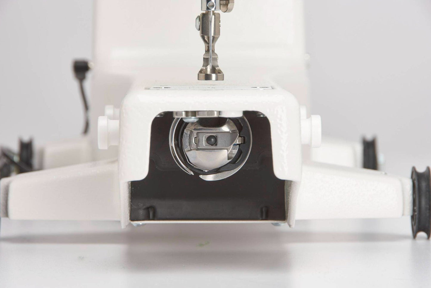 Baby Lock Gallant Longarm Quilting Machine with 8-Foot Villa Frame - with FREE Online Classes (BA-LOK60D)
