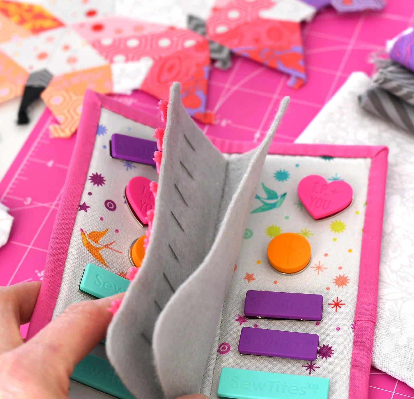 Hold Tite Folio - Pattern & Hardware Kit - Quality Sewing & Vacuum