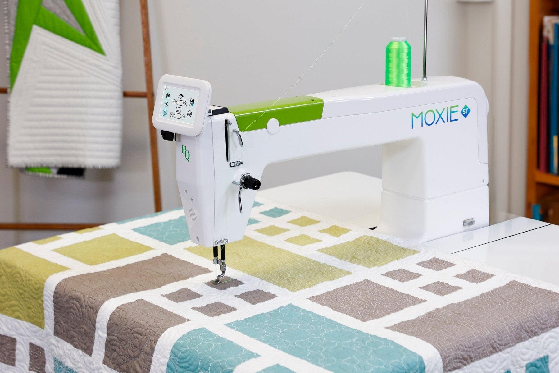 Handi Quilter's Moxie 18
