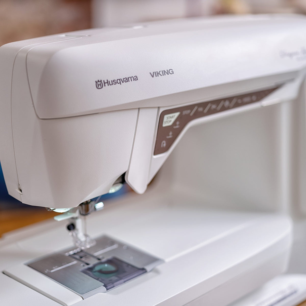 Viking Designer Topaz 40 Sewing, Quilting and Embroidery Machine