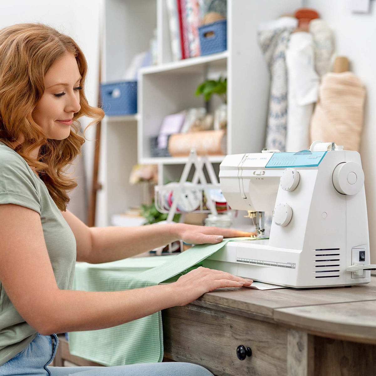 Husqvarna Viking Emerald 118 sewing machine