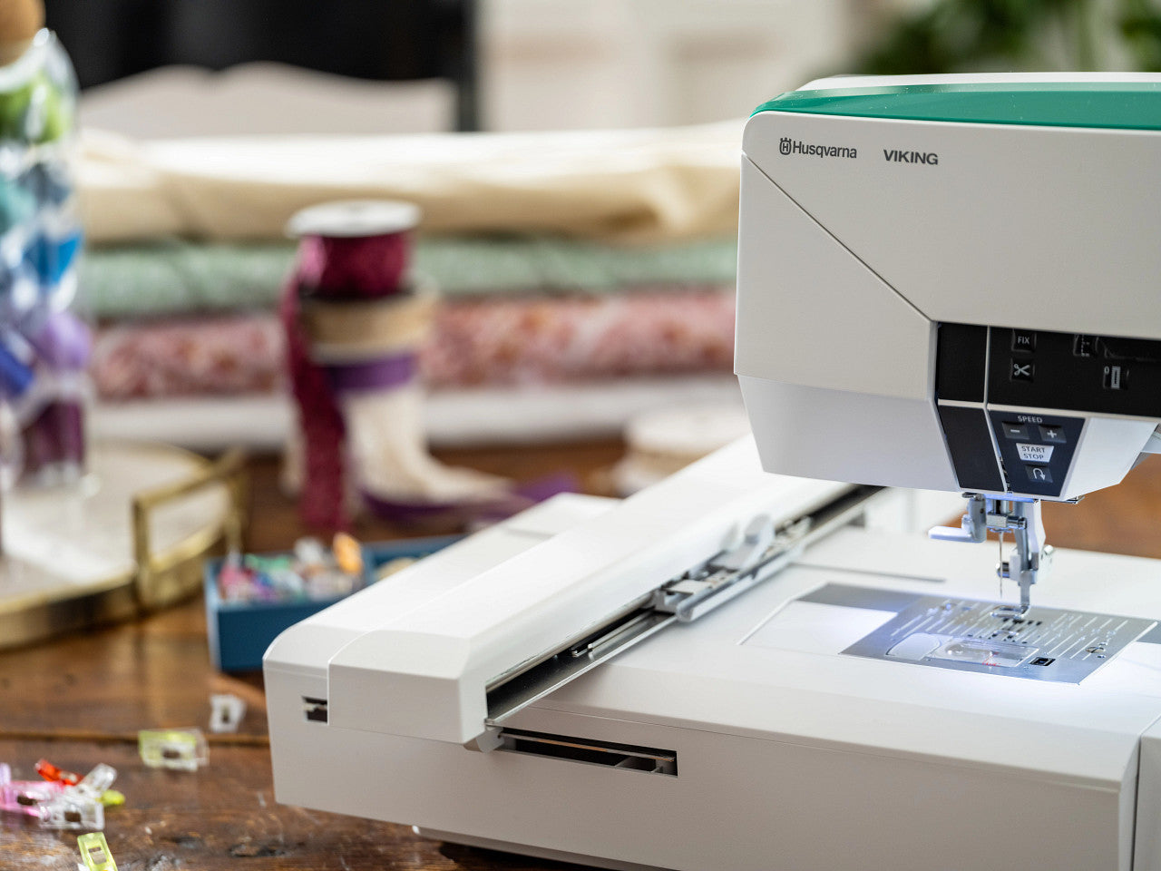 Husqvarna Viking Designer Jade 35 Sewing & Embroidery Machine