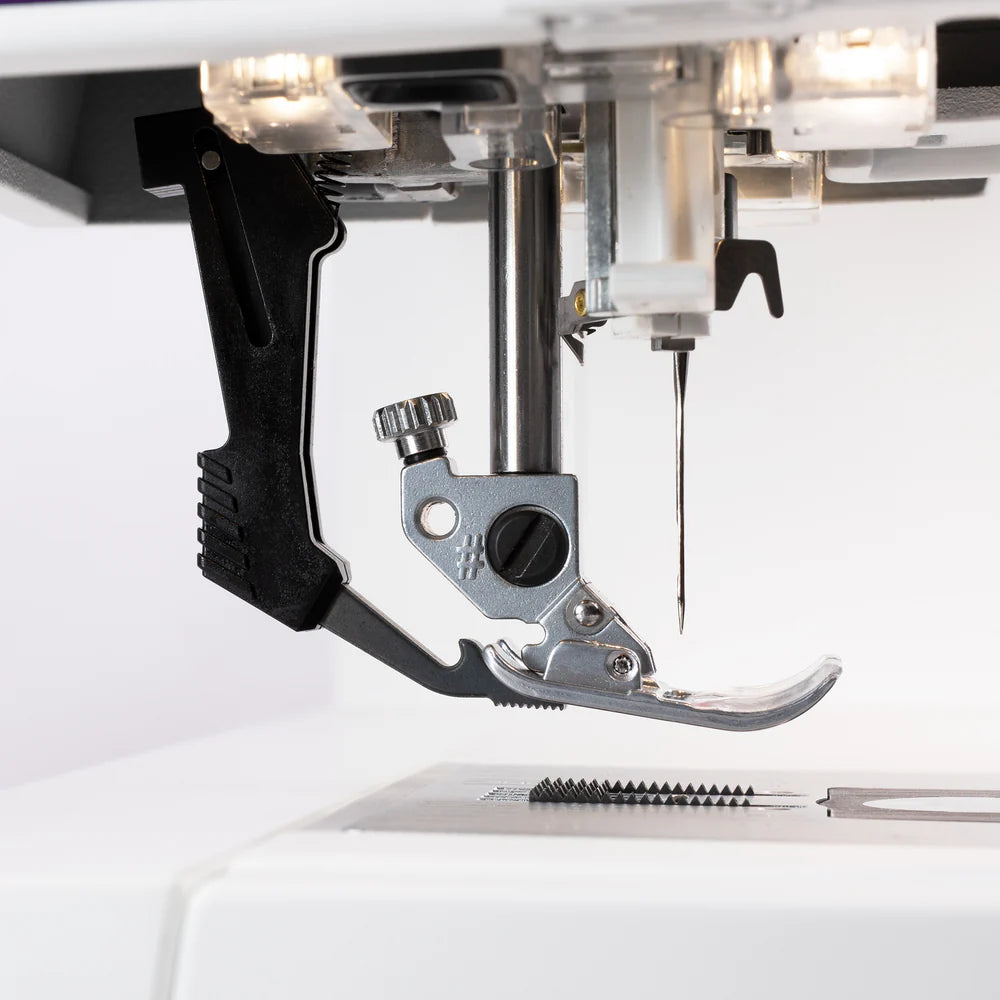 Pfaff Expression 710 SE Sewing & Quilting Machine (Re-Certified)