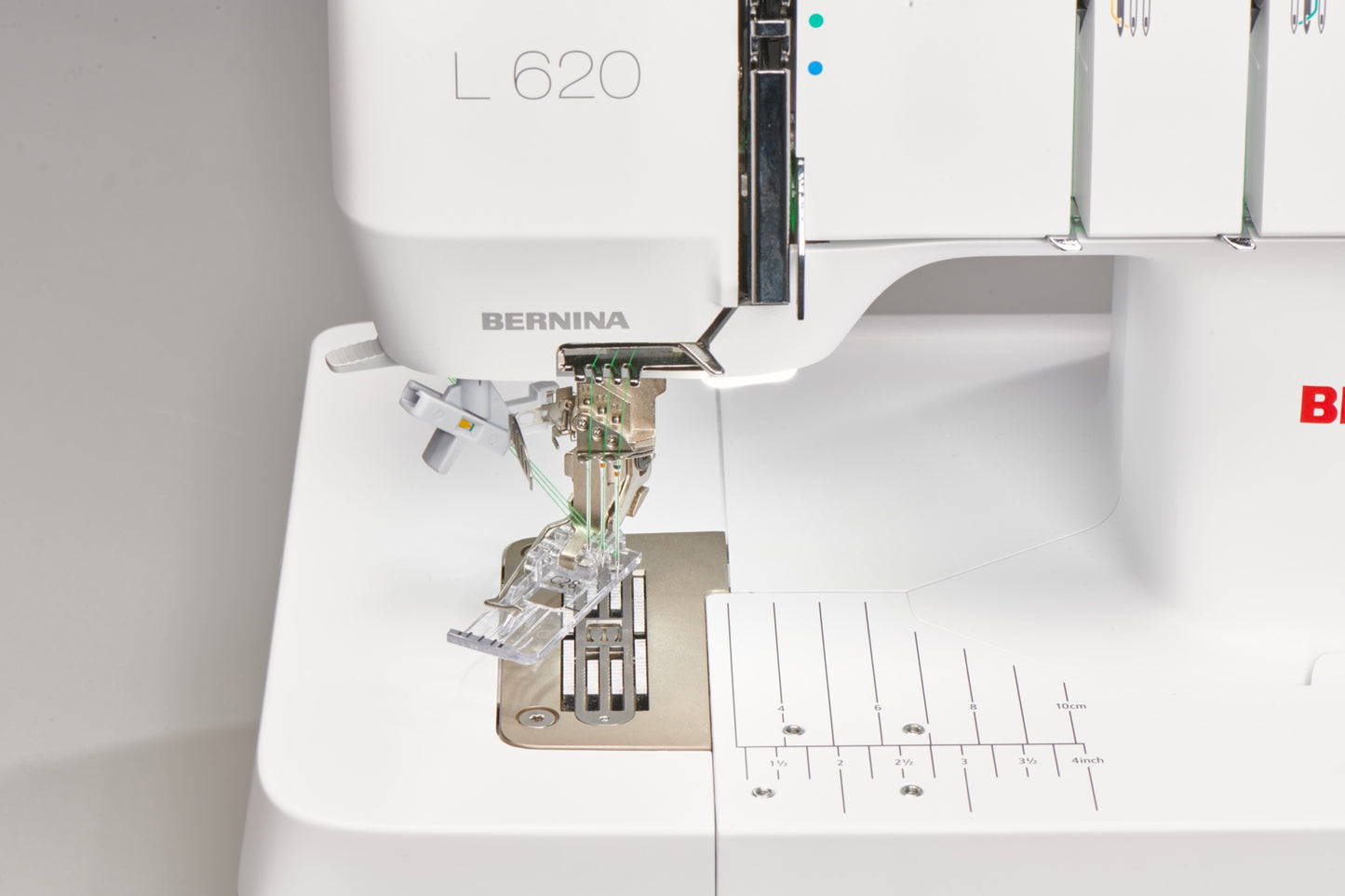 BERNINA L 620 Swing out Presser Foot