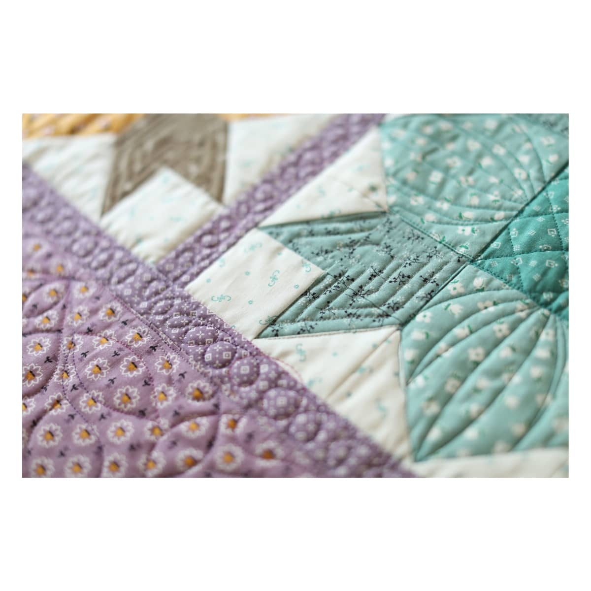 Baby Lock Riley Blake & Lori Holt Weathervane Table Runner Project Kit