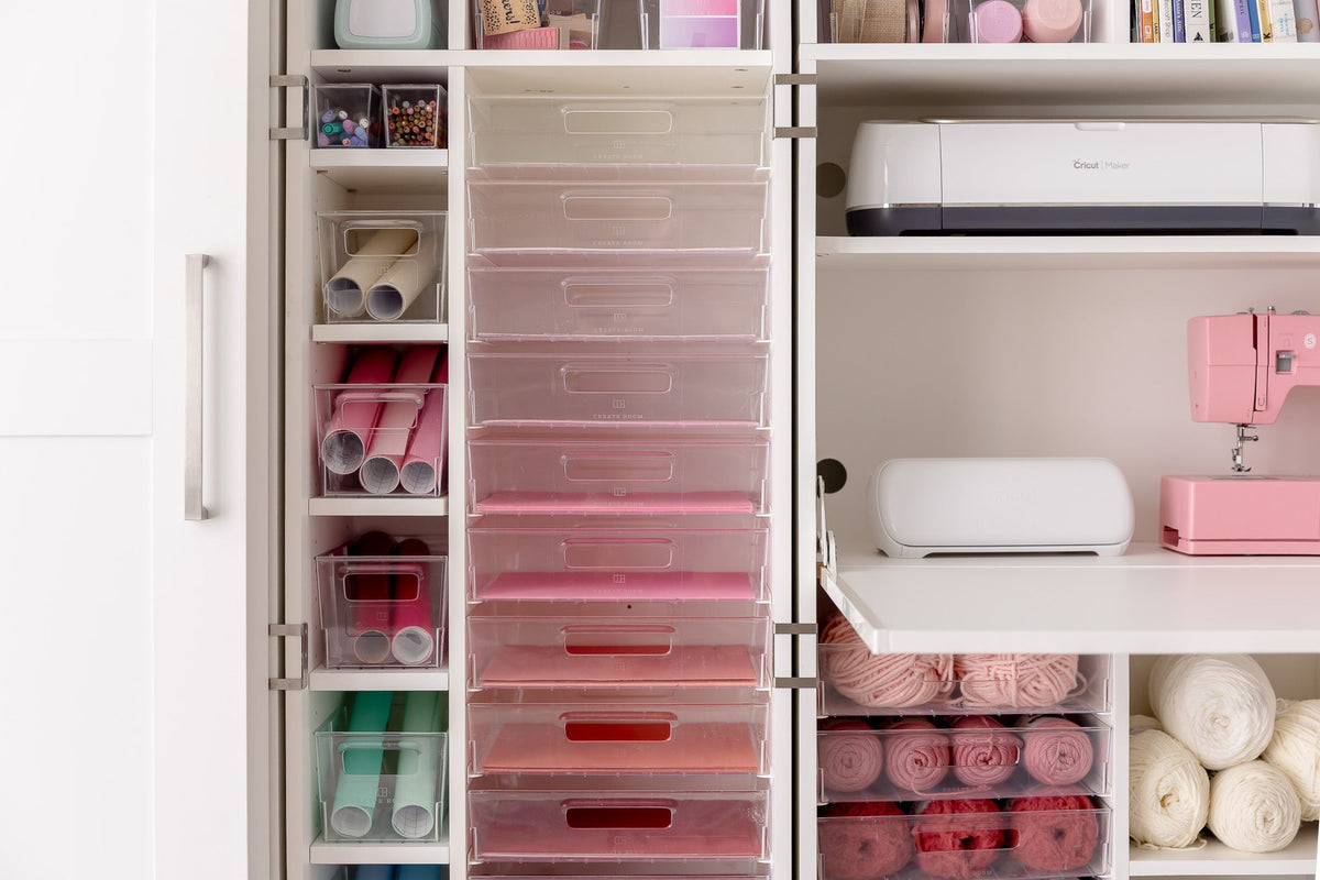DreamBox XL Plus InView totes and shelves detail
