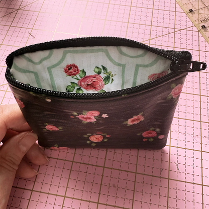 Make it Vinyl Zipper Bags In the Hoop Machine Embroidery Design