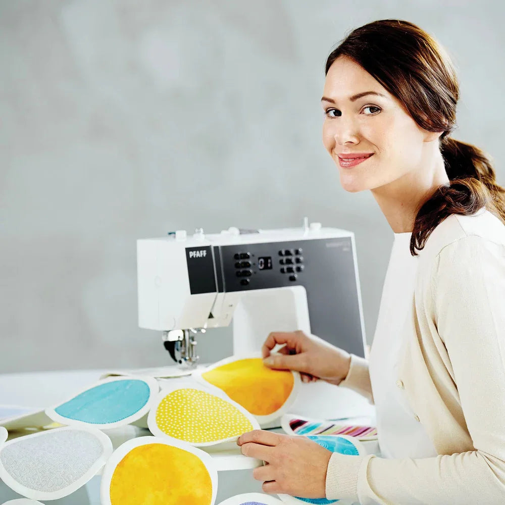 PFAFF - Passport 2.0 Sewing Machine (Re-Certified)