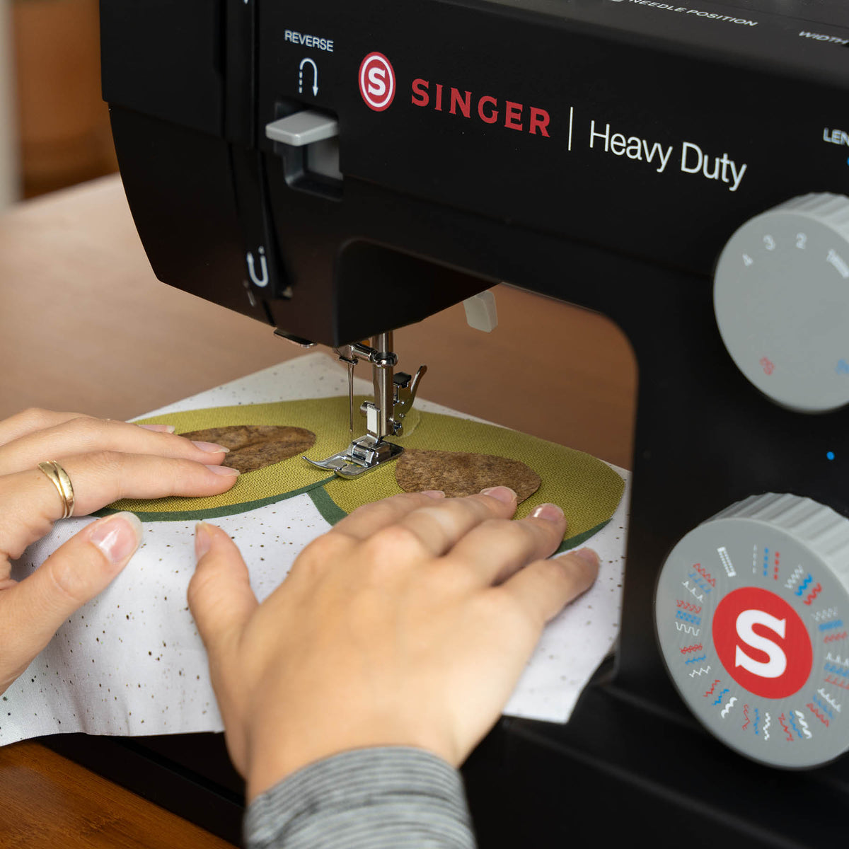 Singer Heavy Duty 4432 Black Sewing Machine - Special Edition