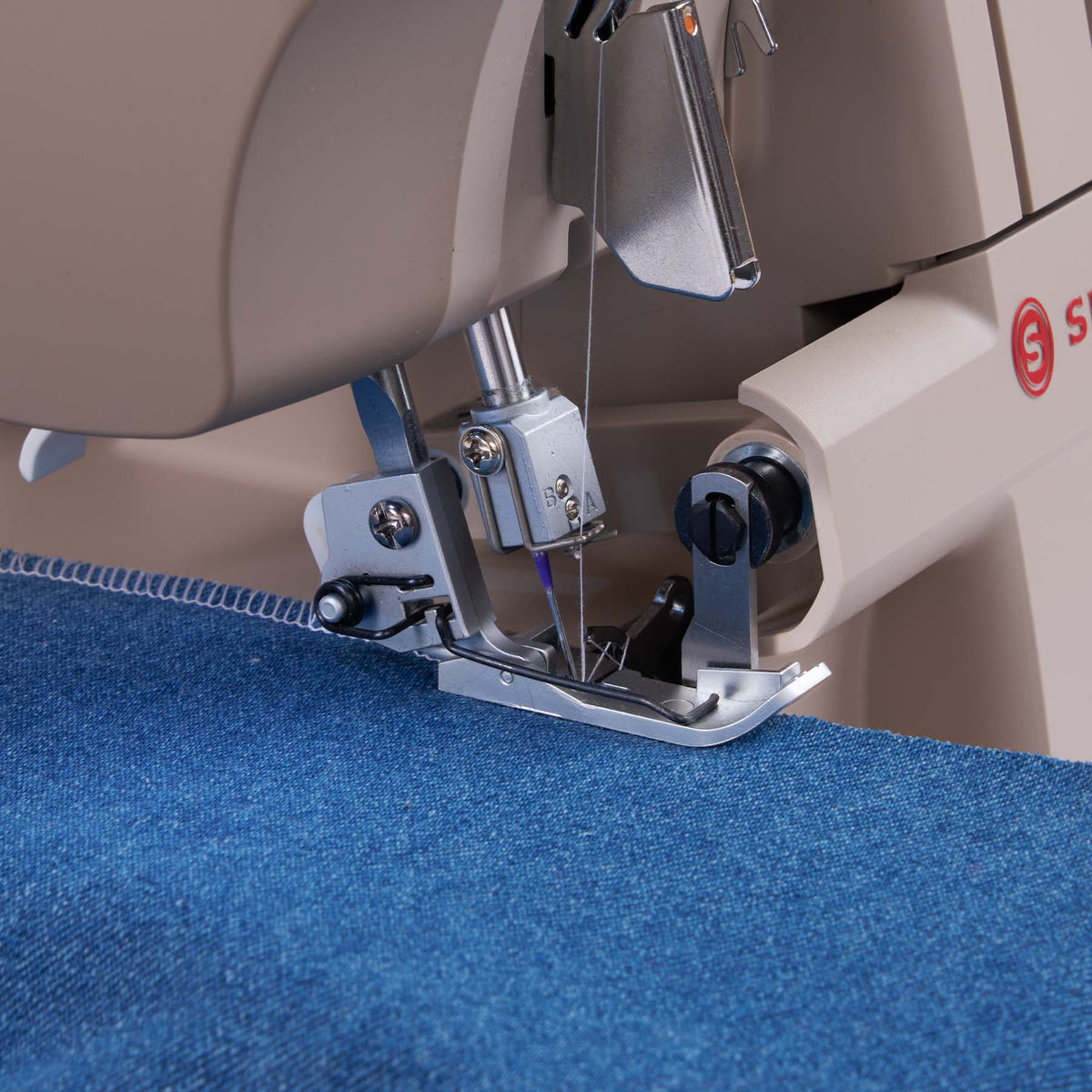 Singer Heavy Duty 0420 Beige Serger