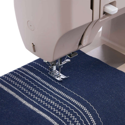 Singer Heavy Duty 4523 sewing rows of zigzag stitches on denim