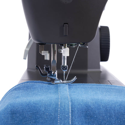 Singer Heavy Duty 4552 Charcoal stitching a denim seam