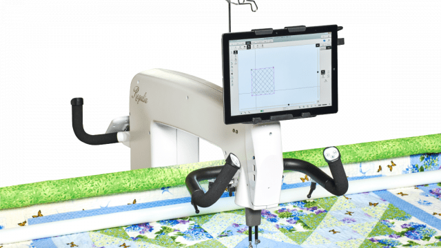 Baby Lock Regalia 20" Longarm Quilting Machine with Maestro Frame