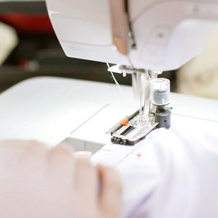 Bernina 335 Sewing Machine