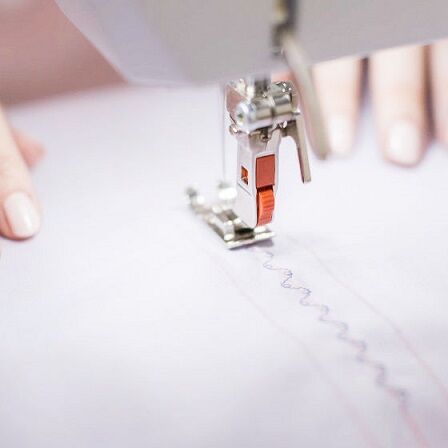 Bernina 335 Sewing Machine