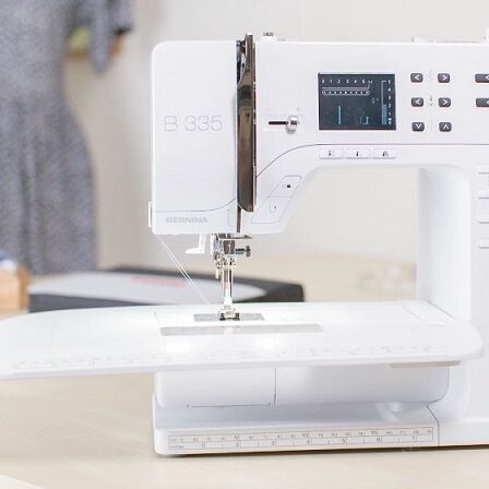 Bernina 335 Sewing Machine