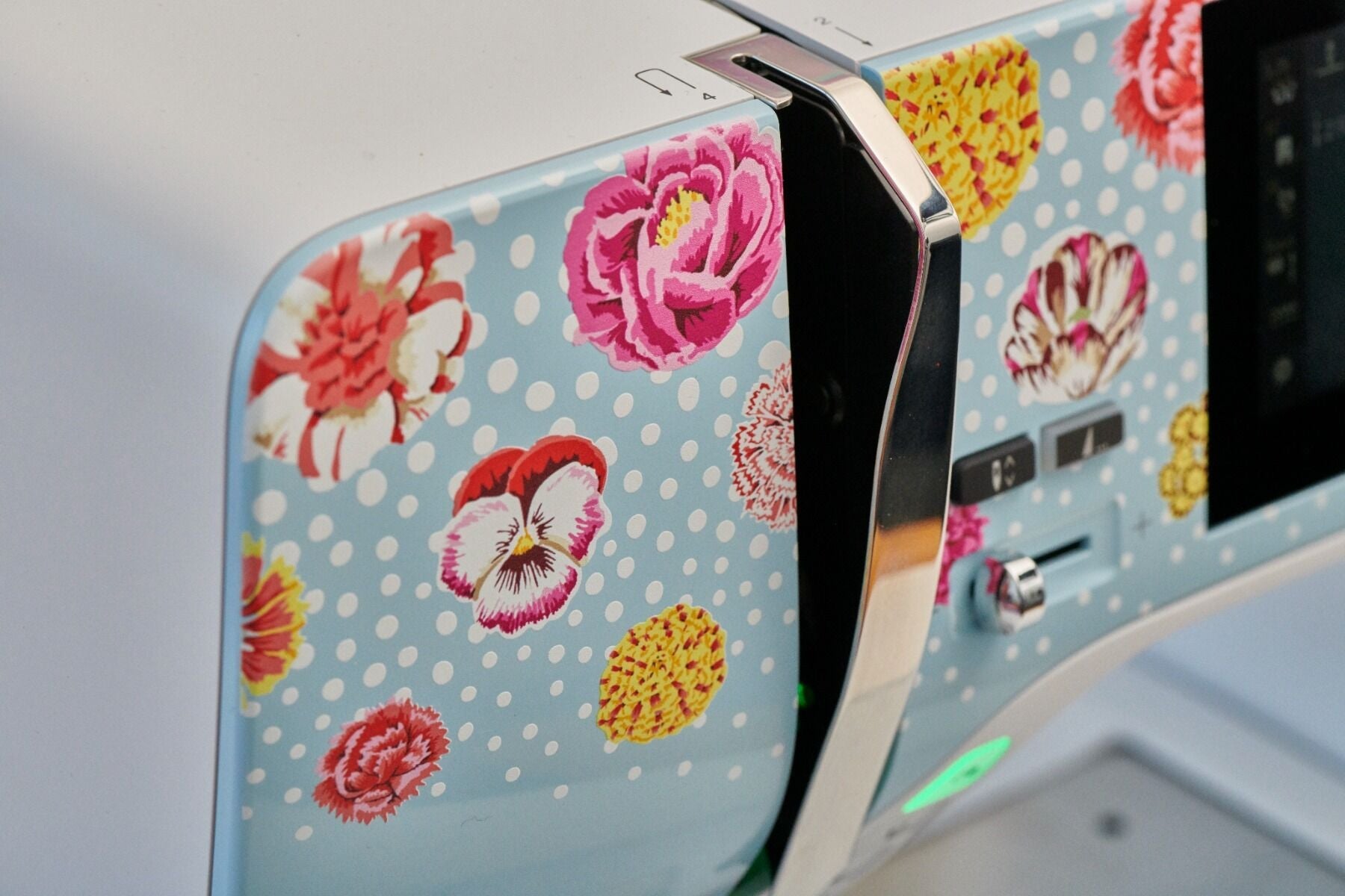 Bernina 570QE Kaffe Special Edition Sewing & Embroidery Machine