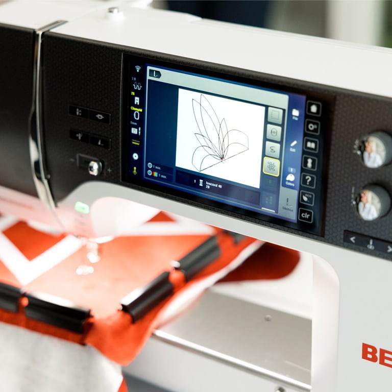 BERNINA 790 ULTRA Customizable Quilt Designs