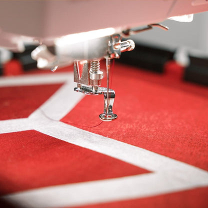 BERNINA 790 ULTRA Automatic Needle Threading
