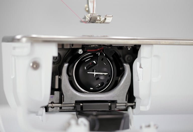 Bernina B770 QE Sewing & Embroidery Machine