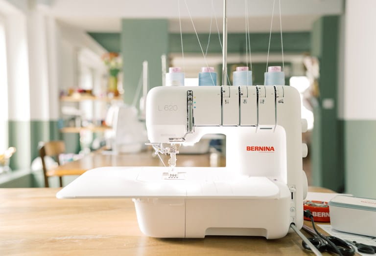 BERNINA L 620 Close up studio