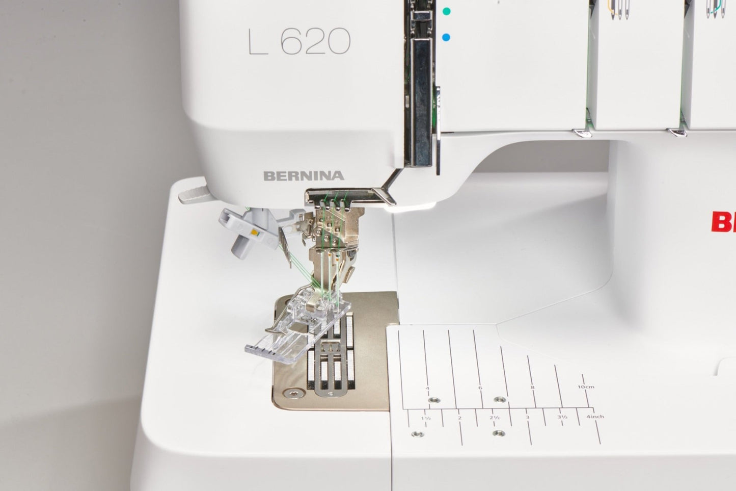 BERNINA L 620 Swing out Presser Foot
