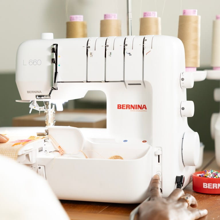 BERNINA L 660 usage close up