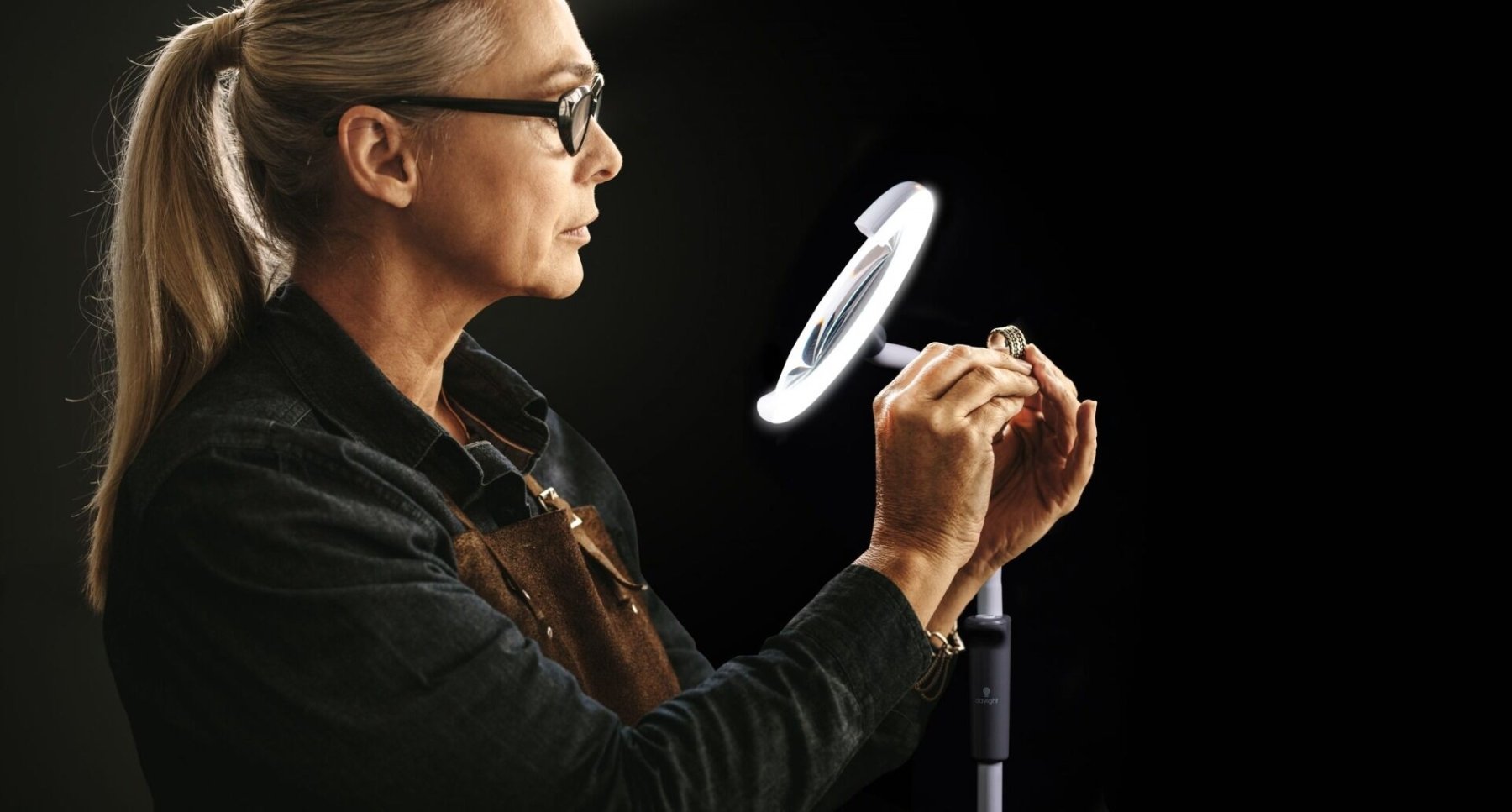 Daylight Magnificent Pro 3-in-1 Magnifying Lamp