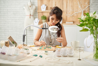 Daylight Magnificent Pro 3-in-1 Magnifying Lamp