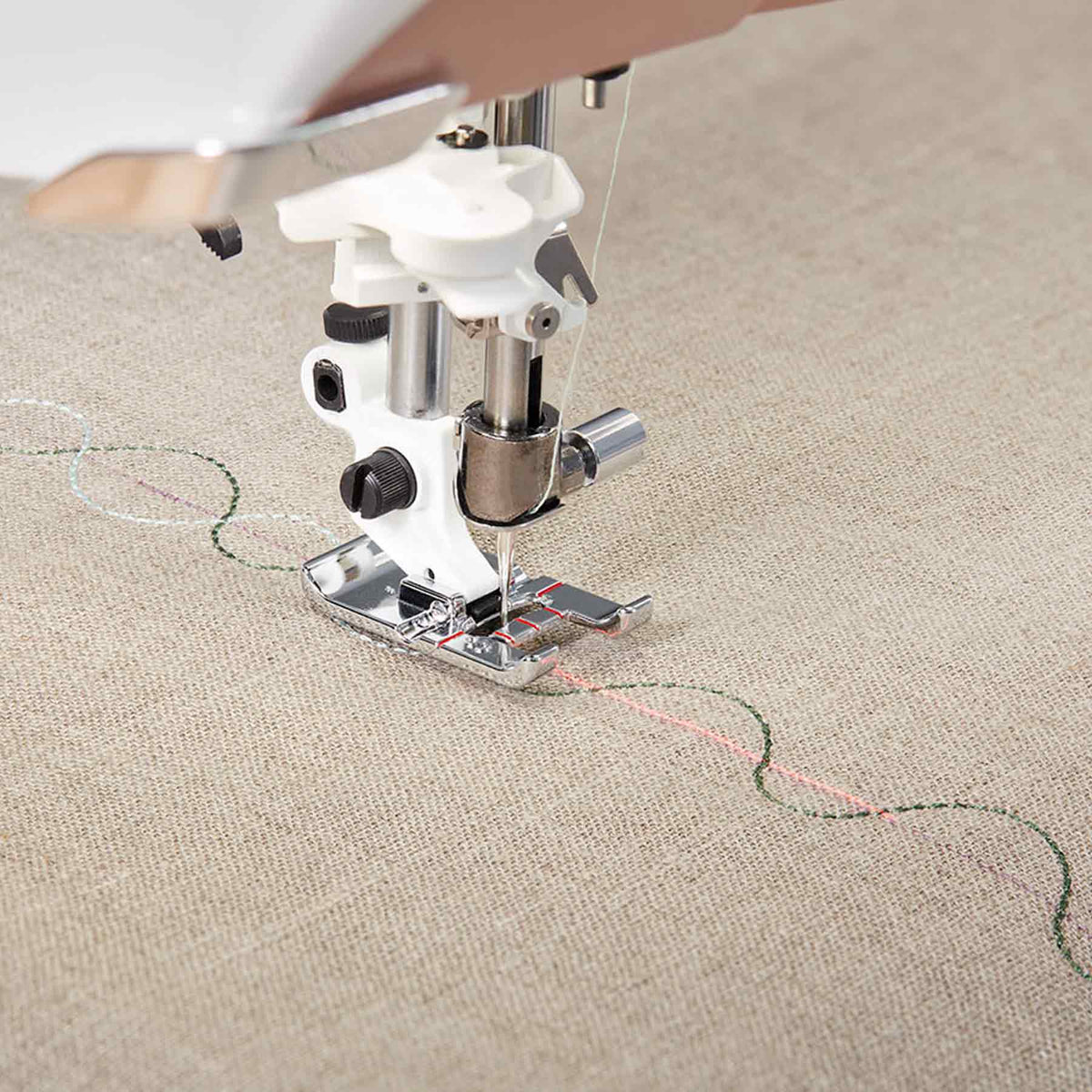 Husqvarna Viking Designer Epic 2 Sewing, Quilting & Embroidery Machine