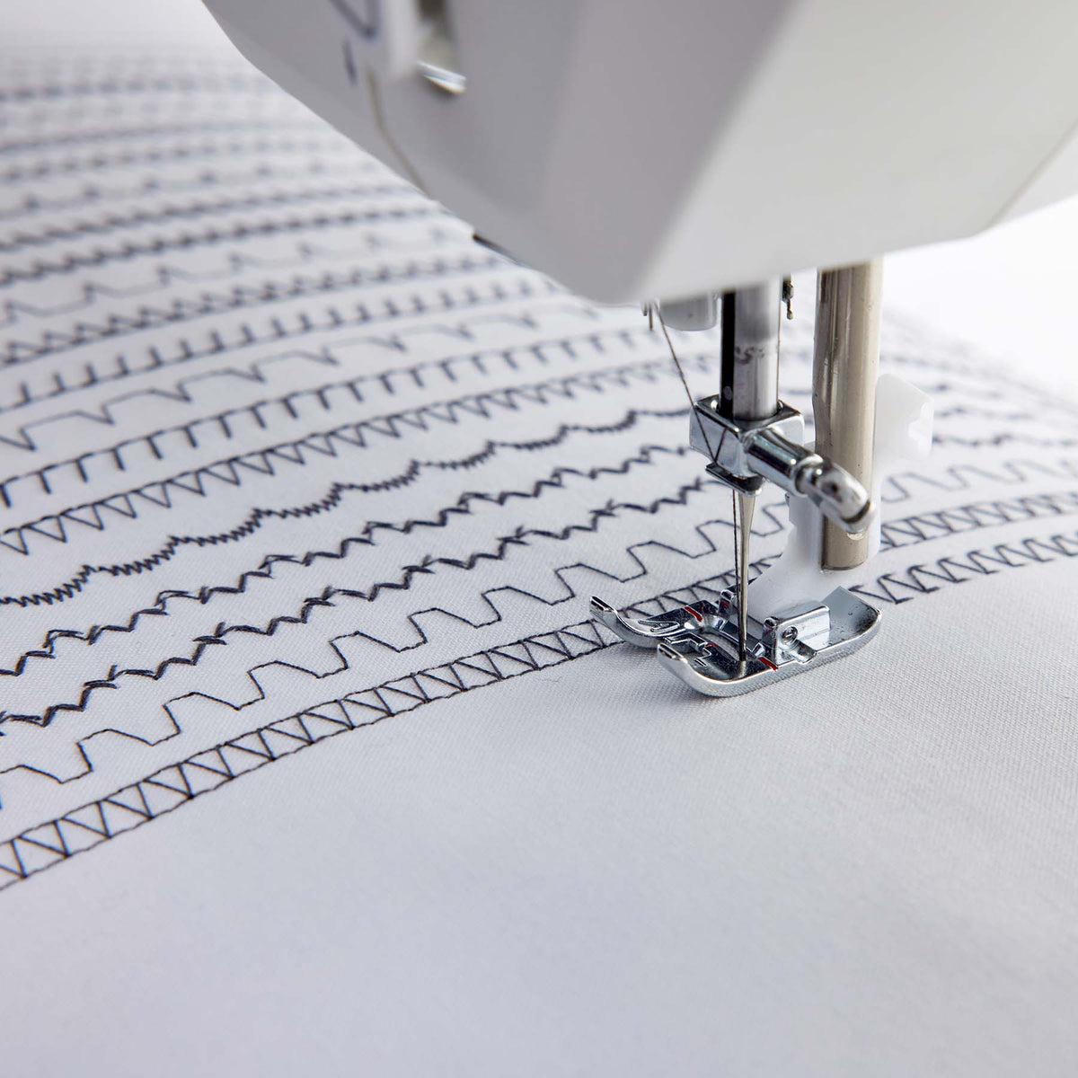 Husqvarna Viking Onyx 15 sewing machine