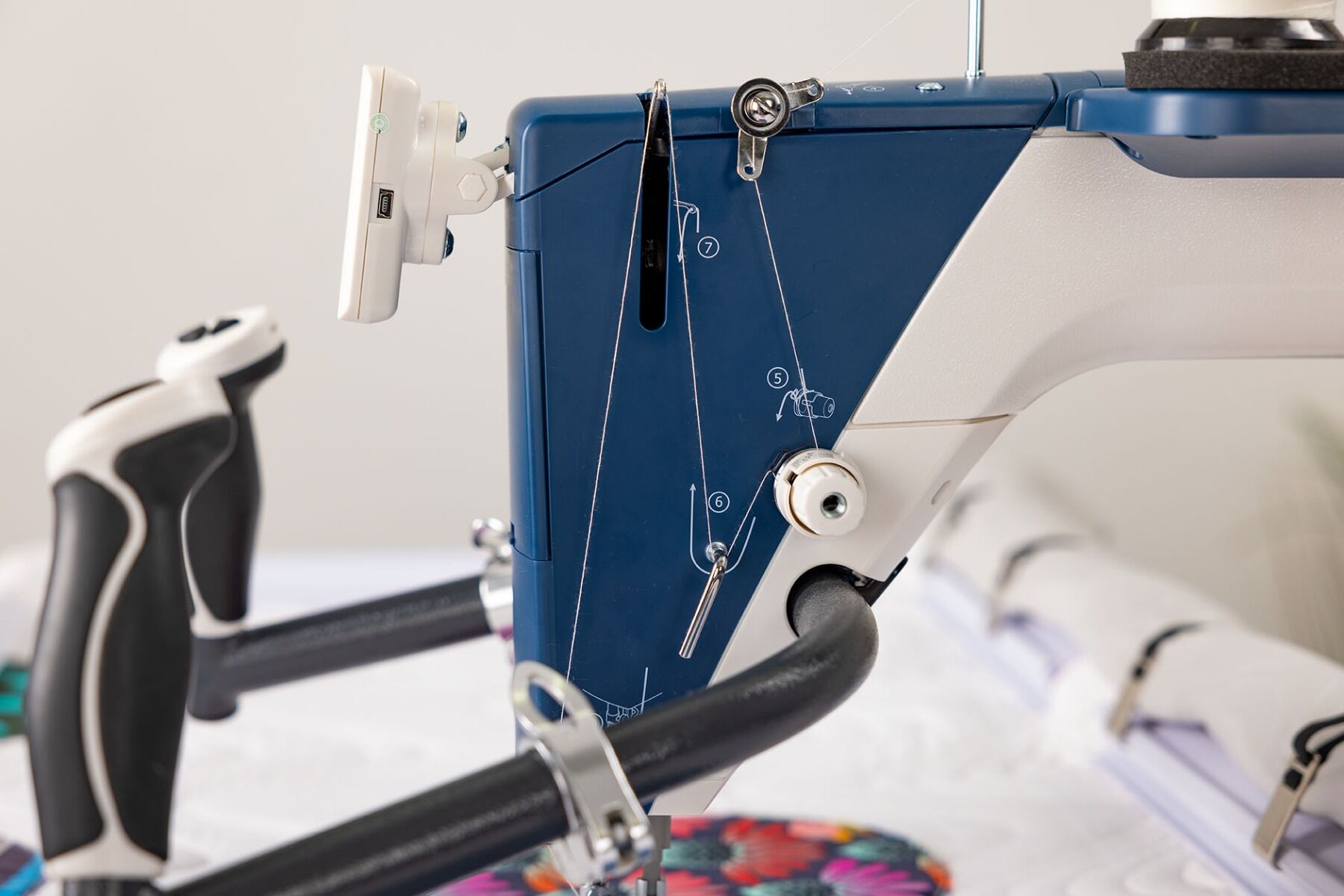 Grace Q'nique 19X Longarm Quilting Machine