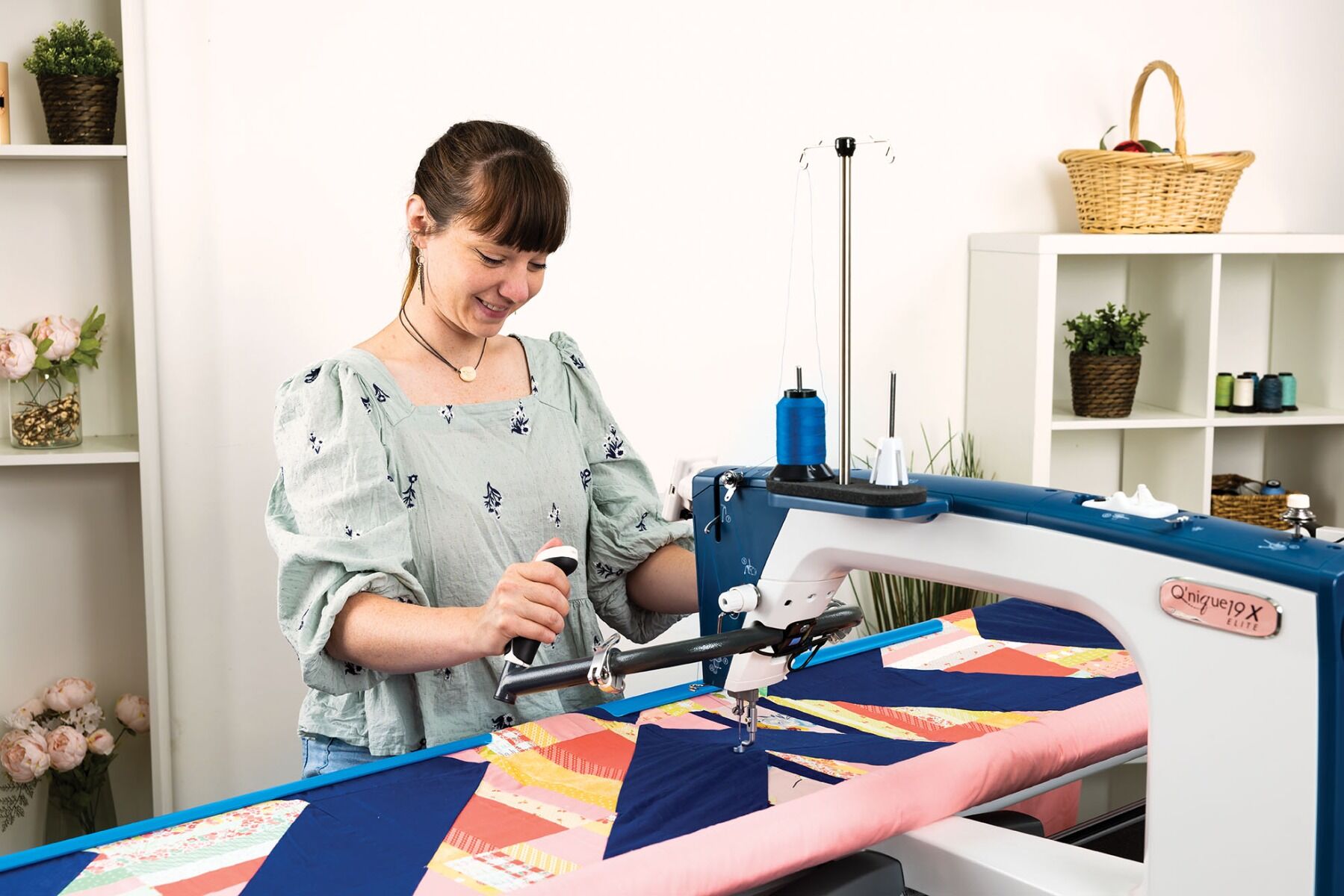 Grace Q'nique 19X Longarm Quilting Machine