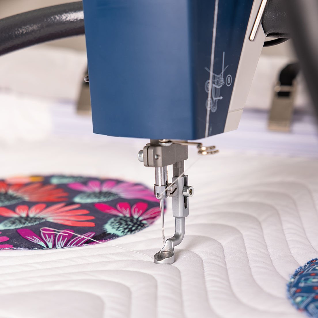 Grace Q'nique 19X Longarm Quilting Machine