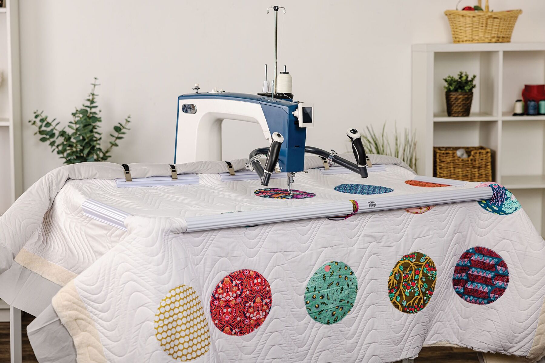 Grace Q'nique 19X Longarm Quilting Machine
