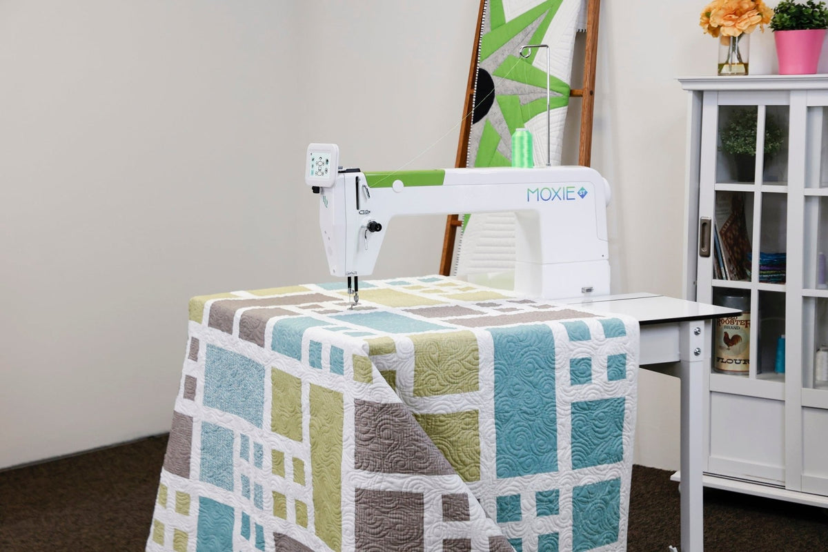 Handi Quilter Moxie ST – 18” Sit-Down Longarm Quilt Machine