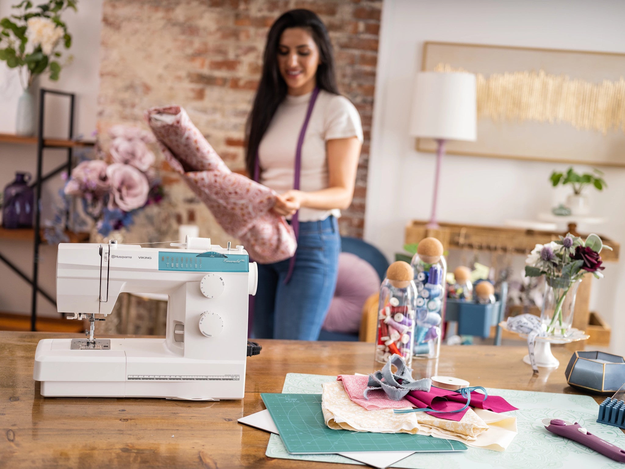 Viking Emerald 116 Sewing Machine – Perfect for Creativity