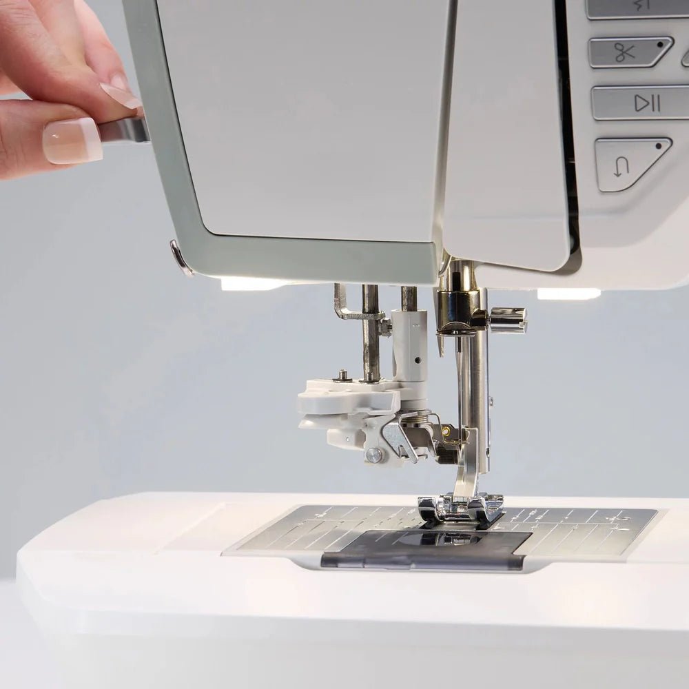 Husqvarna Viking Topaz 55Q Sewing & Quilting Machine