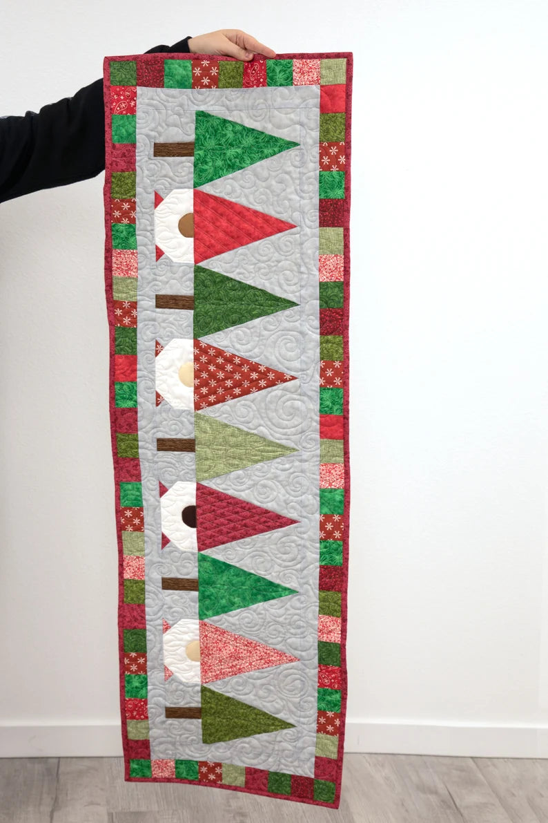Forest Dwellers Table Runner Kit