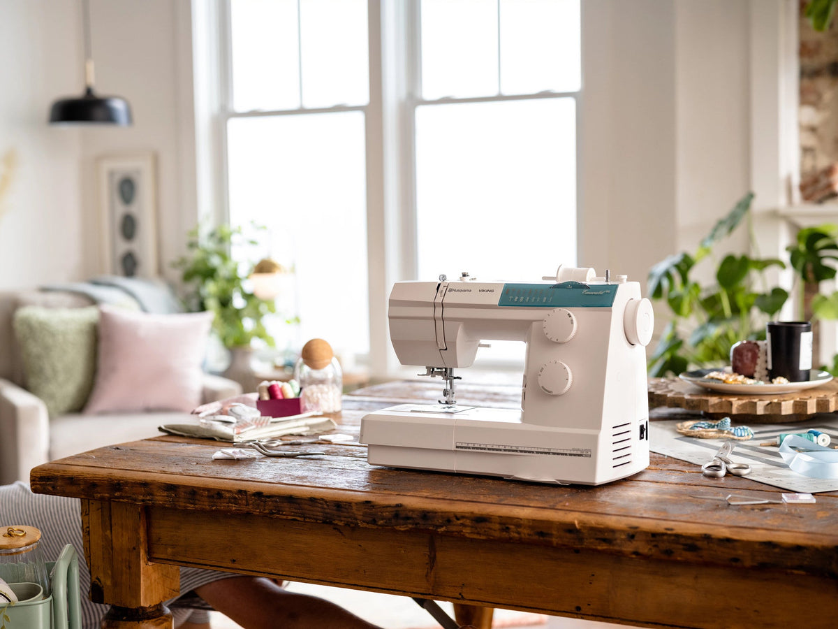 Viking Emerald 116 Sewing Machine