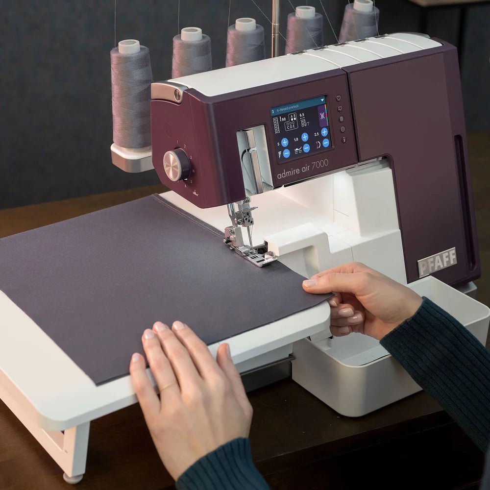 Pfaff Admire Air 7000 Coverlock Serger