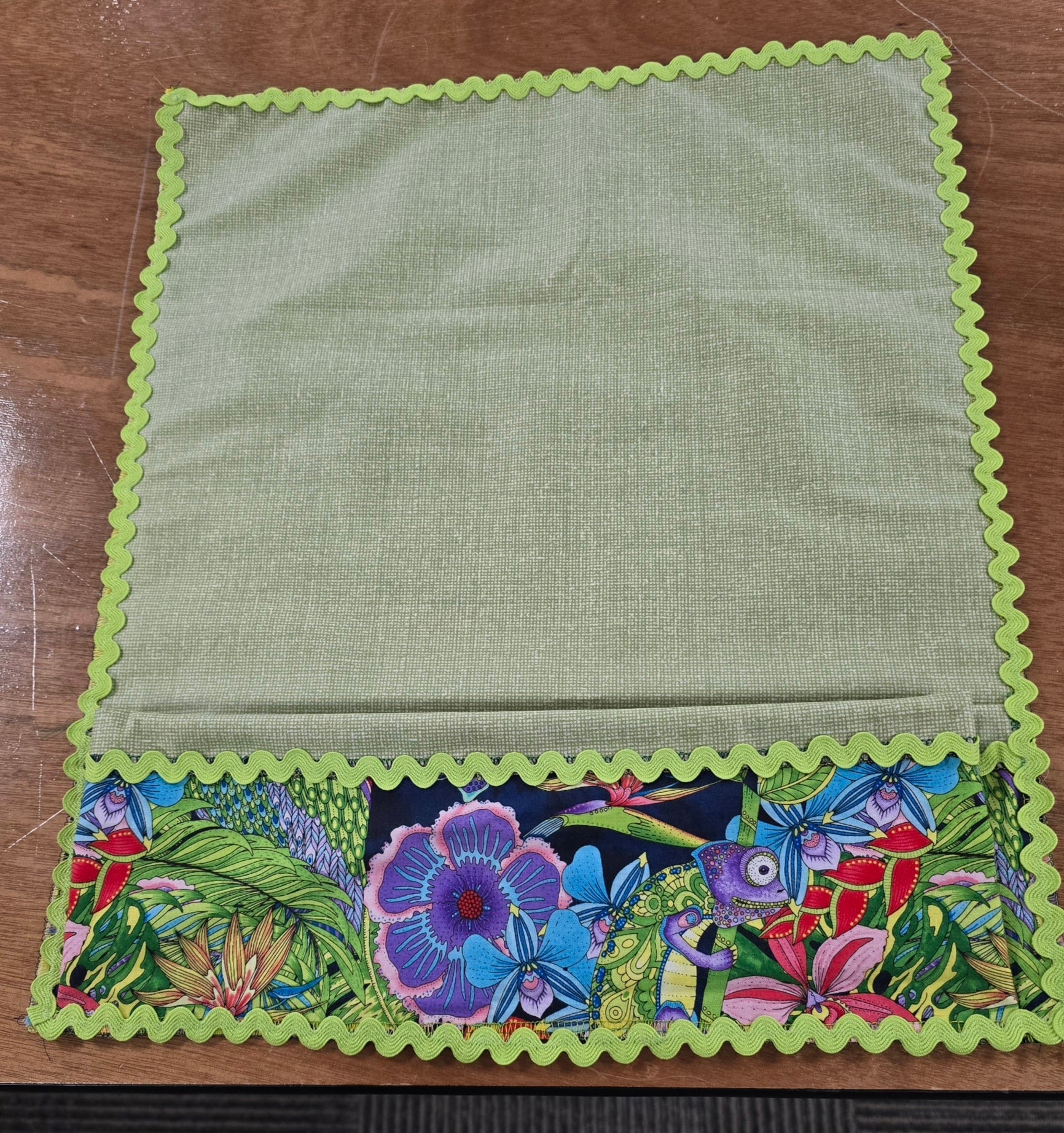 Serger Trim Catcher and Mat Class