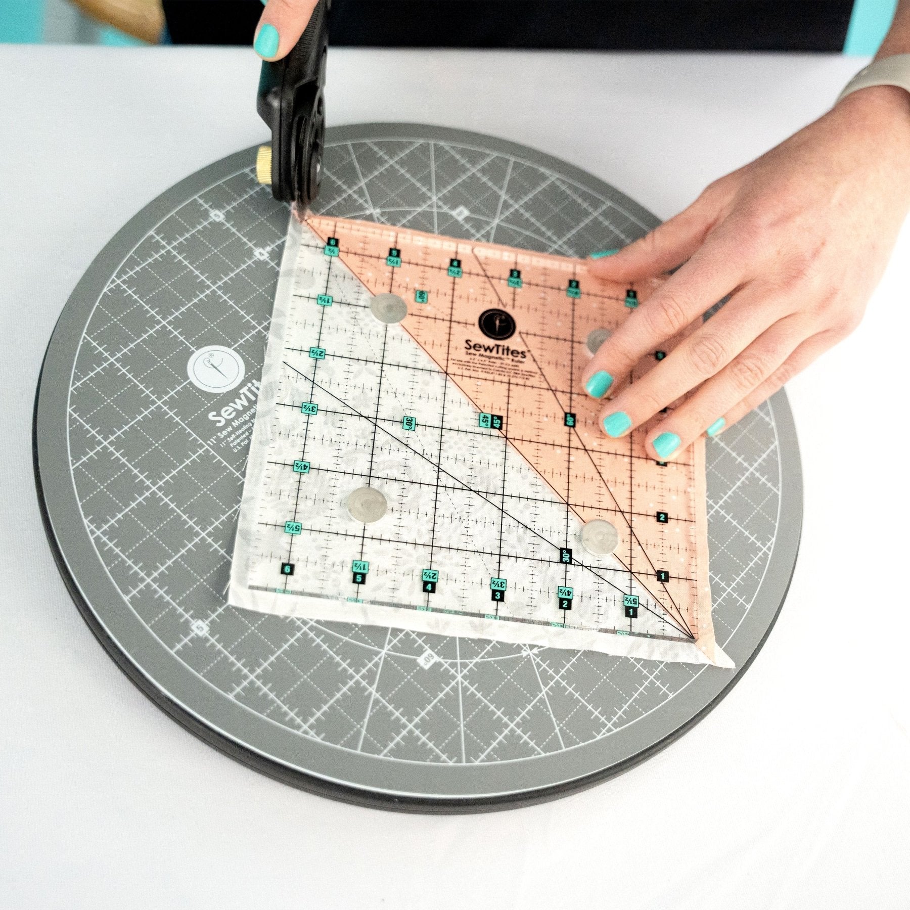SewTites Sew Magnetic 11" Rotating Self-Healing Cutting Mat