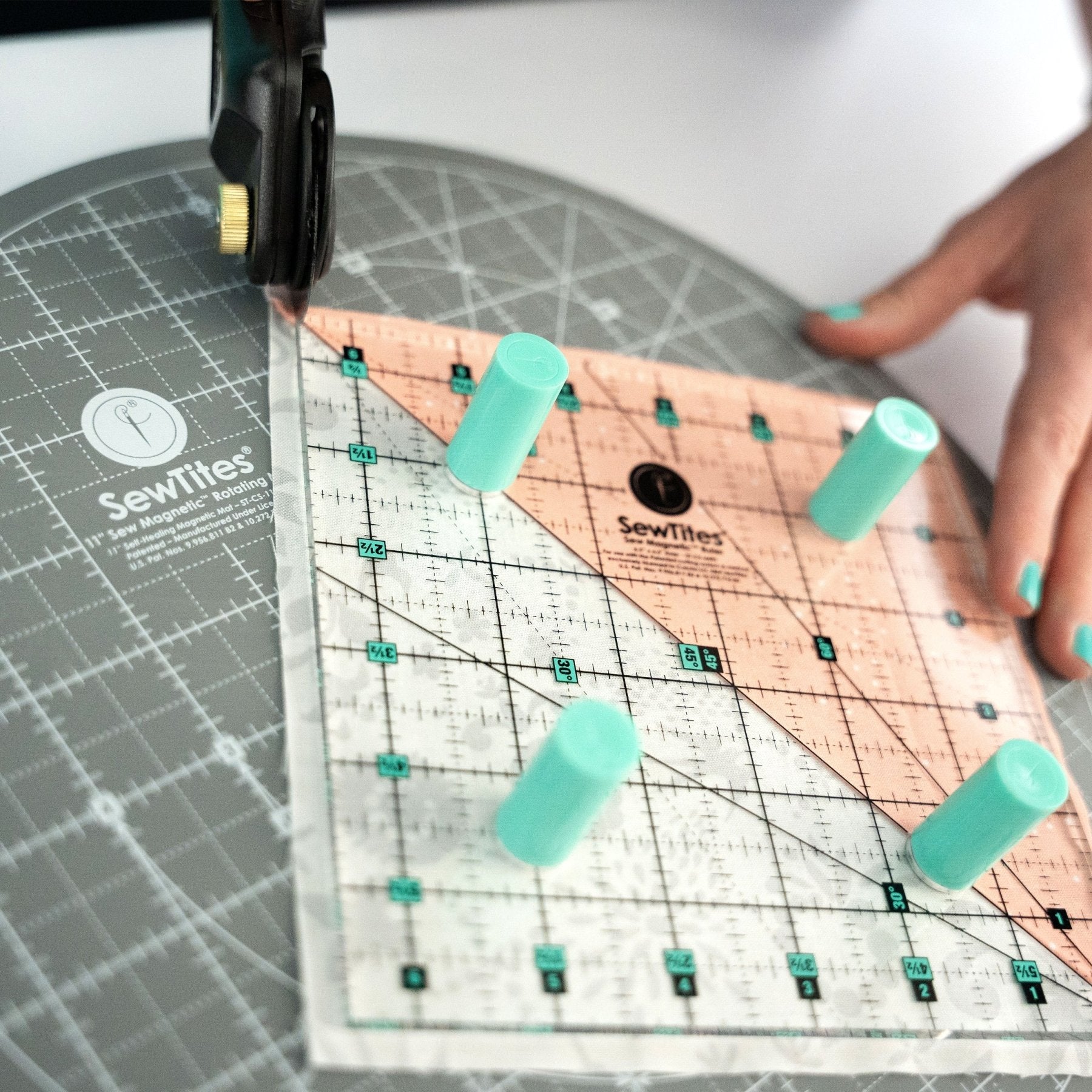 SewTites Sew Magnetic 11" Rotating Self-Healing Cutting Mat