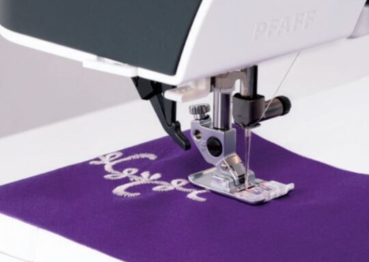 Pfaff Quilt Expression 720 Sewing and Quilting Machine - Recertified