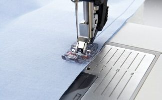 Pfaff Clear 1/4" Quilting foot with IDT