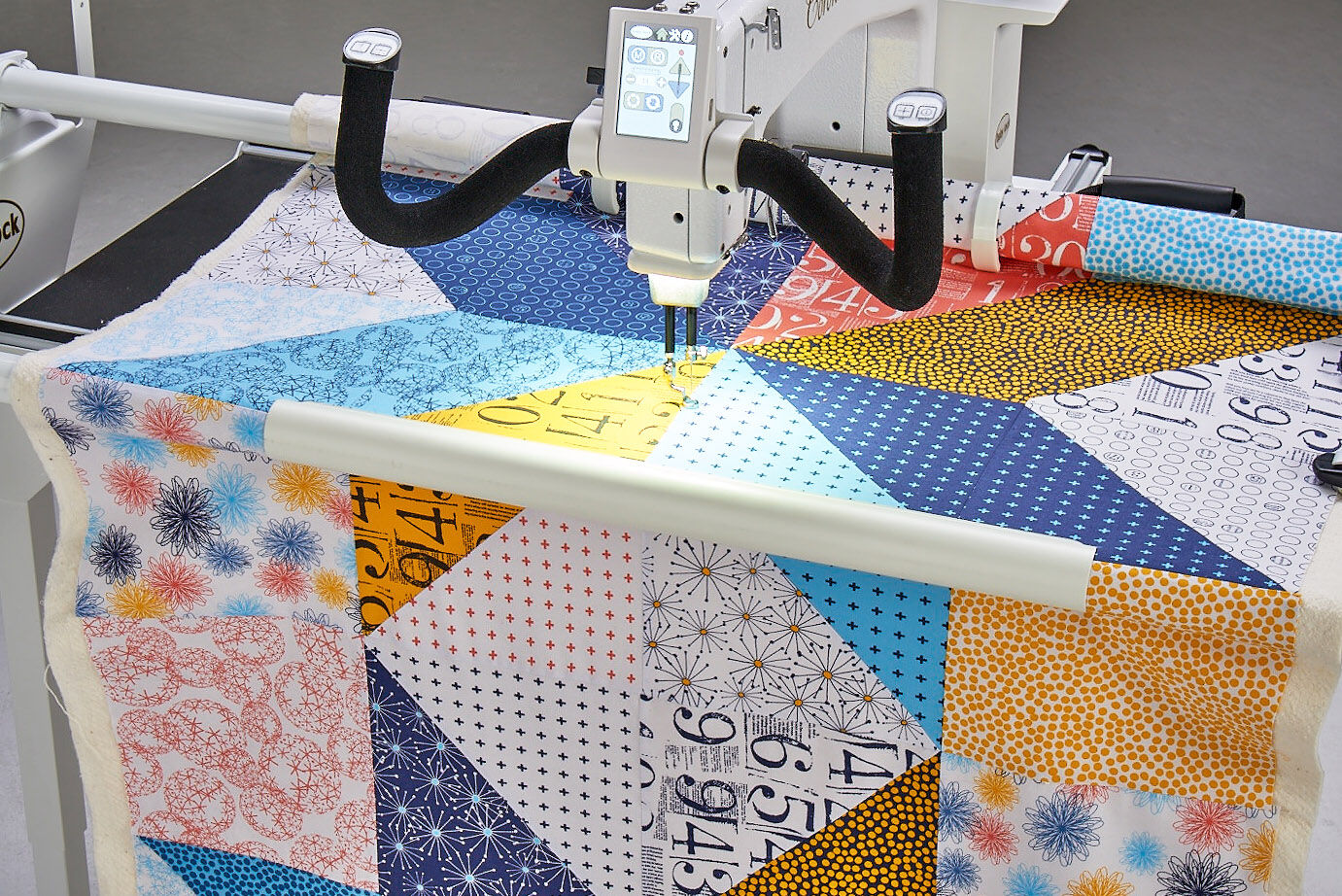Baby Lock Coronet 16" Longarm Quilting Machine - with FREE Gifts (BLCT16-RB + U35118 + BA-LOK60D)