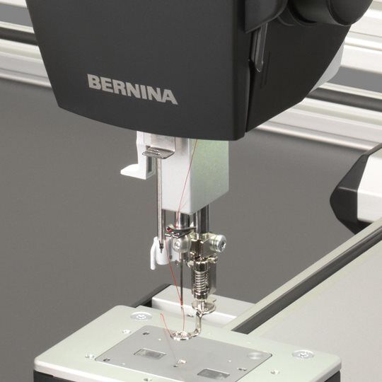 Bernina Q20 / Q24 Longarm Quilting Machine - with FREE Gift (LAKIT)