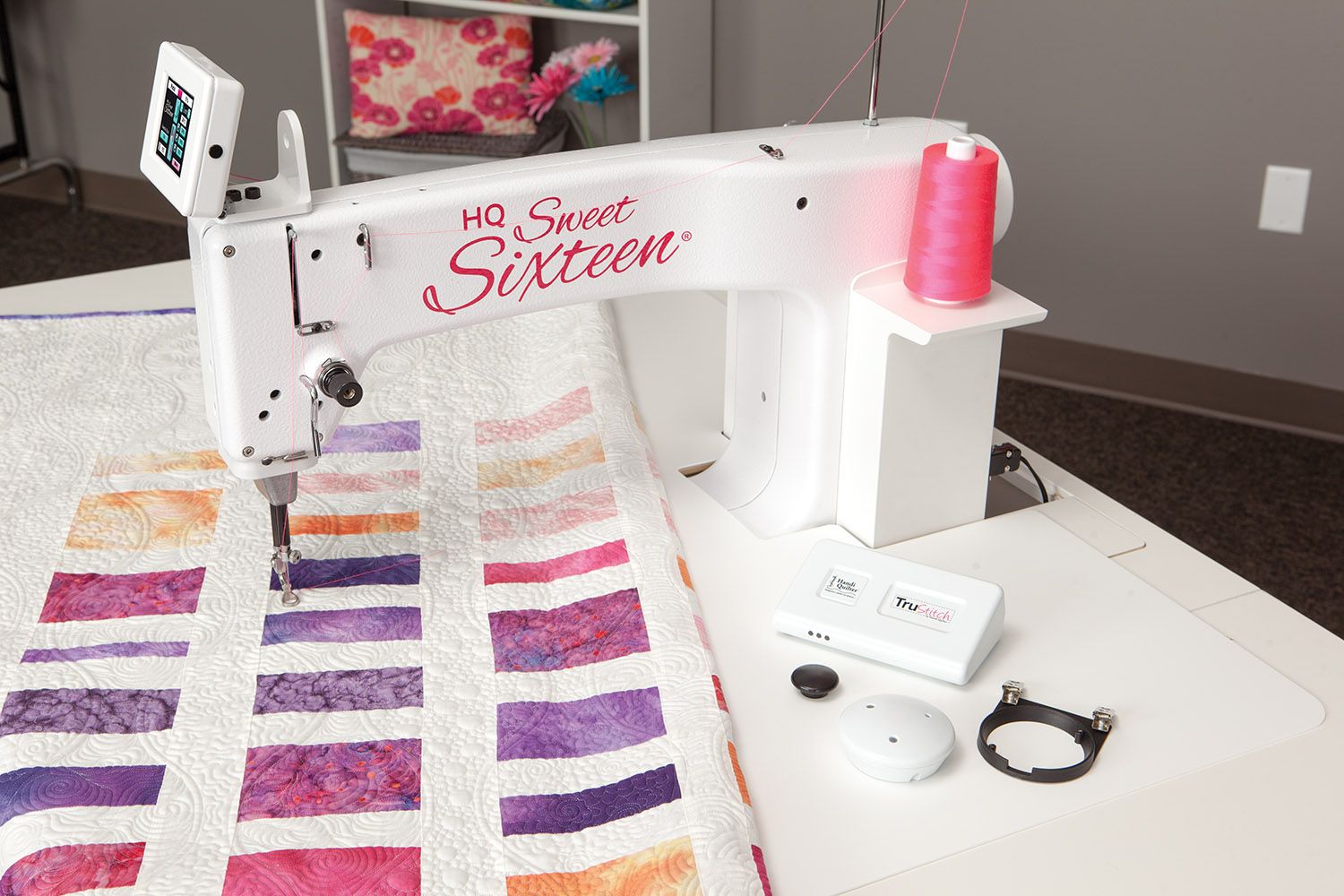 ,,,,,,Handi Quilter Sweet Sixteen 16-inch Sit-Down Longarm Machine and InSight Table with FREE QSV Bundle